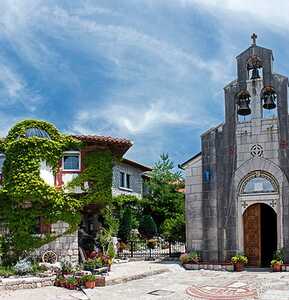 2022/12/images/tour_1144/manastir-tvrdos-trebinje.jpg